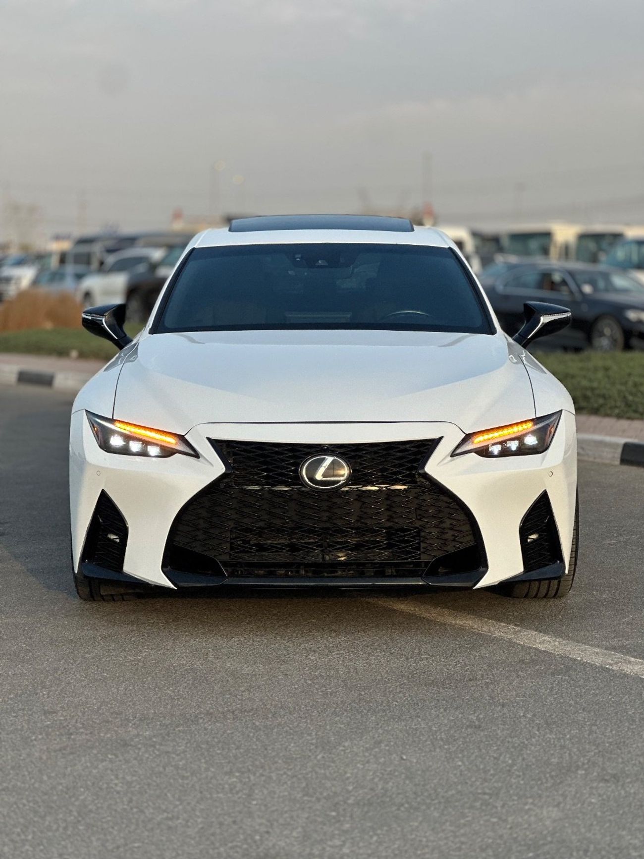Lexus IS350 F Sport Platinum AWD 3.5 L | Cooling and heating seats | Radar, Road Assist system | Full option