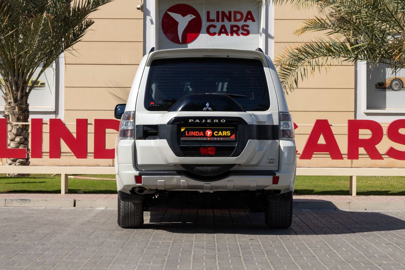 Mitsubishi Pajero GLS Base 3.5L (5 Seater)