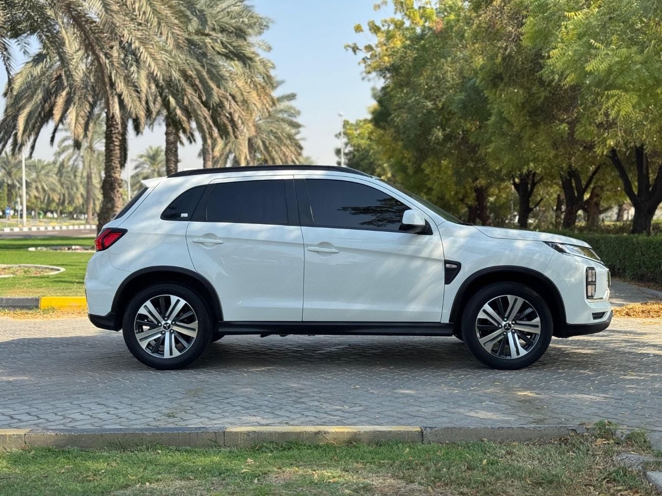 ميتسوبيشي ASX Mid 2.0L AWD