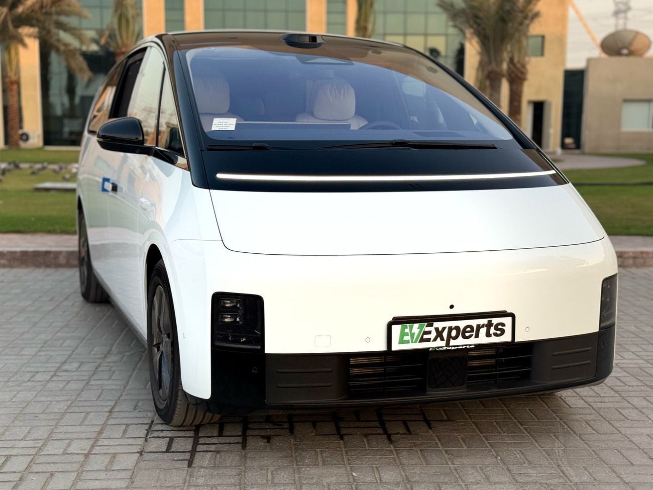 Li Auto Mega ULTRA