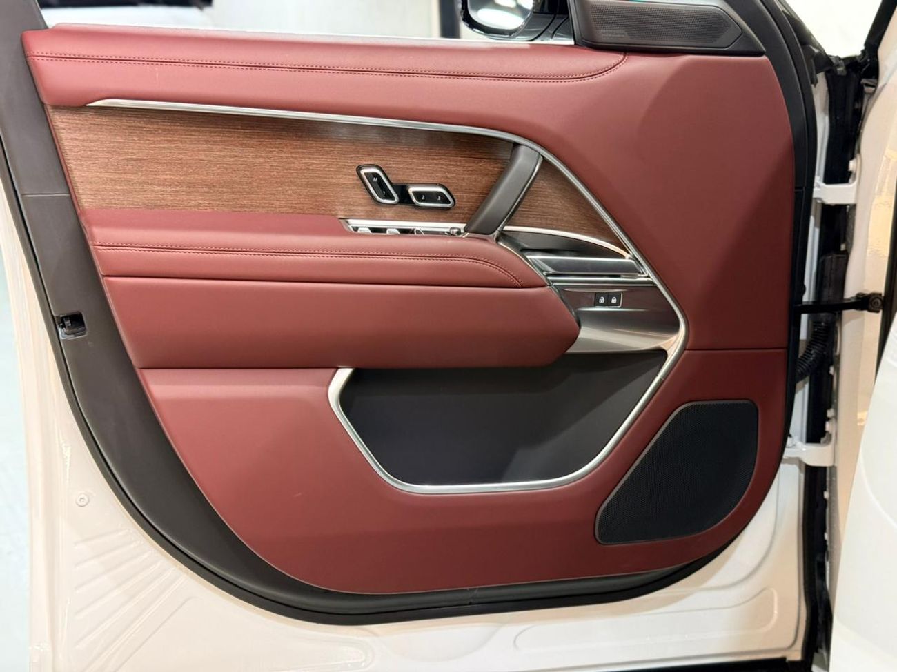 لاند روفر رينج روفر P530  SE