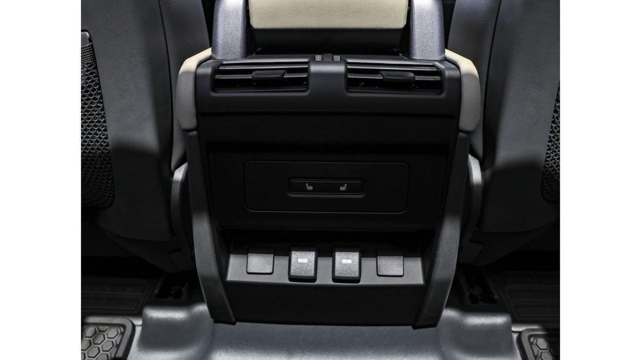 Land Rover Defender X-DYNAMIC 110 P400 SE AWD. Local Registration + 10%