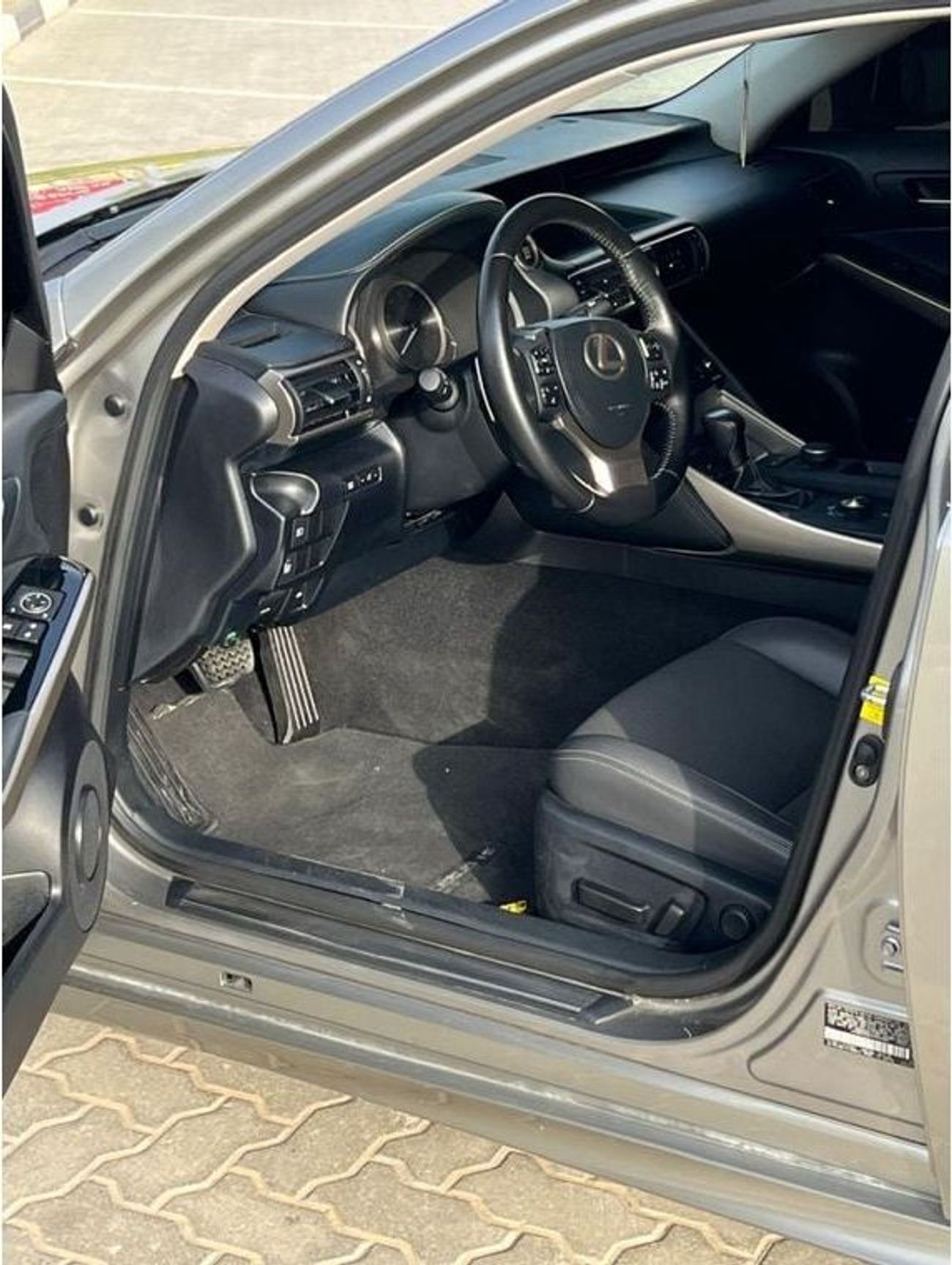 لكزس IS 300 Premier 2.0L ( CYL)