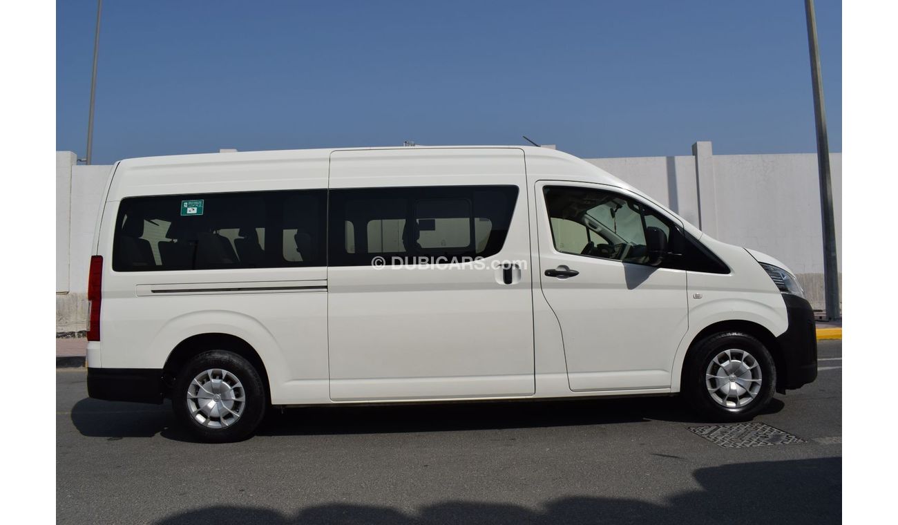 Toyota Hiace GLS - High Roof Toyota Hiace Highroof Bus 6 cylinder, Model:2019. Only done 62000 km