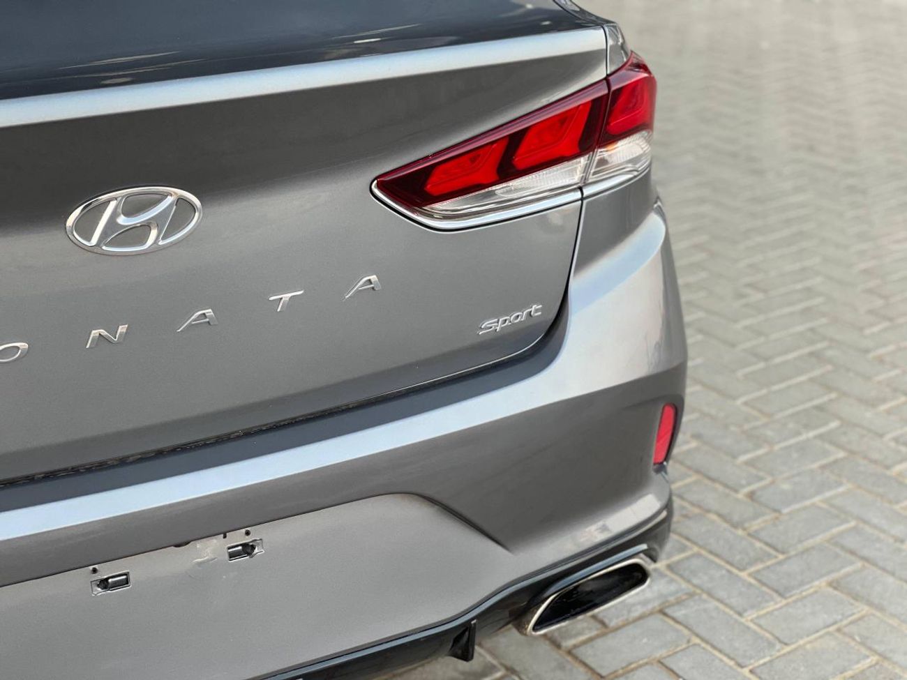 هيونداي سوناتا رياضي / محرك 2.4 لتر V4 / كامل المواصفات / فتحة سقف / زجاج أمامي / دخول وتشغيل بدون مفتاح / نظيف للغ