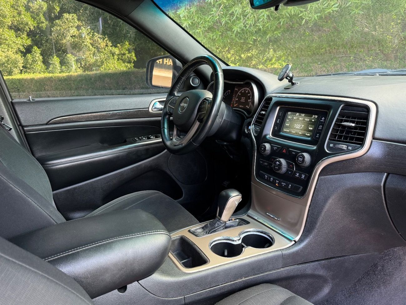 جيب جراند شيروكي Laredo 3.6L