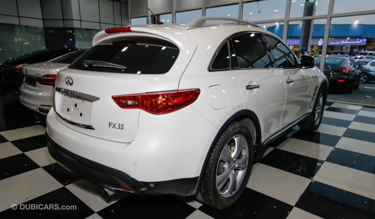 Infiniti FX35