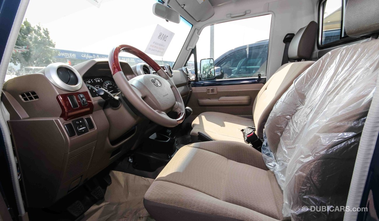 Toyota Land Cruiser Pick Up 4WD LX V6