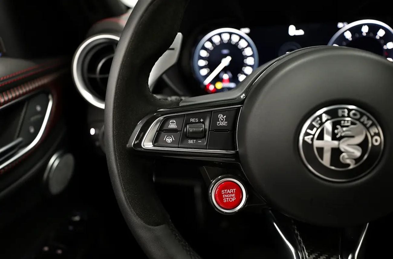 ألفا روميو جوليا Alfa Romeo Giulia Super 2025 | GCC Specs | Brand New