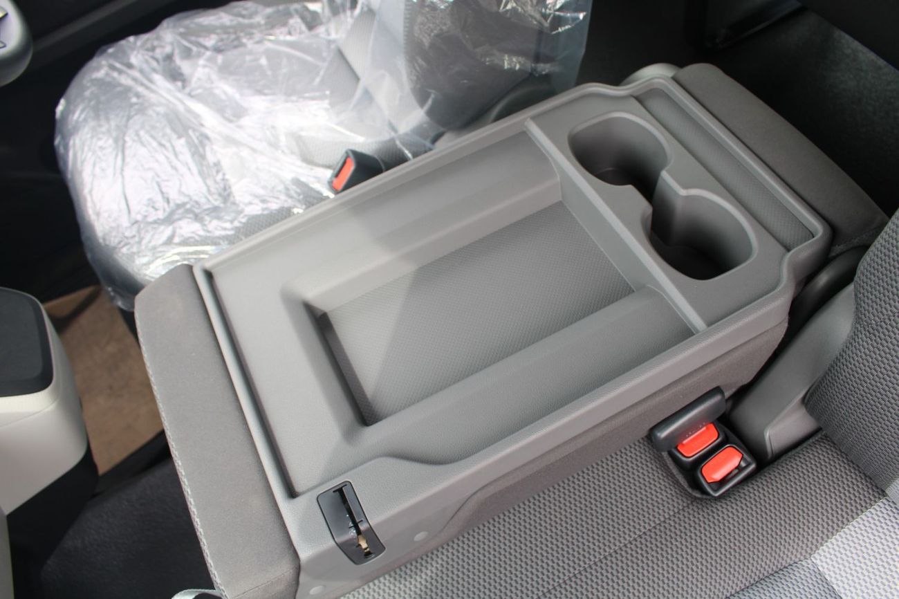 تويوتا هاياس TOYOTA HIACE 2.8L DIESEL 15 SEATER HIGH ROOF COMMUTER AUTO