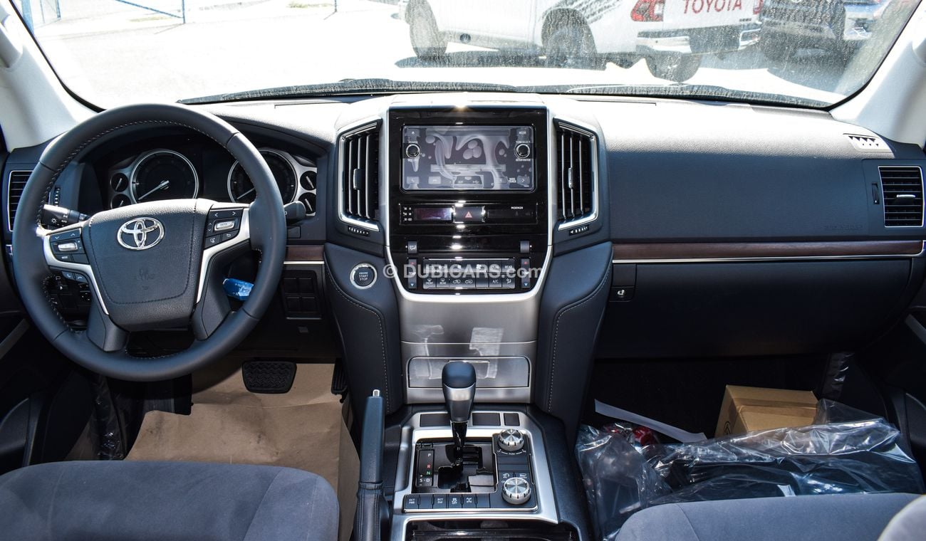 Toyota Land Cruiser VX 5.7 V8