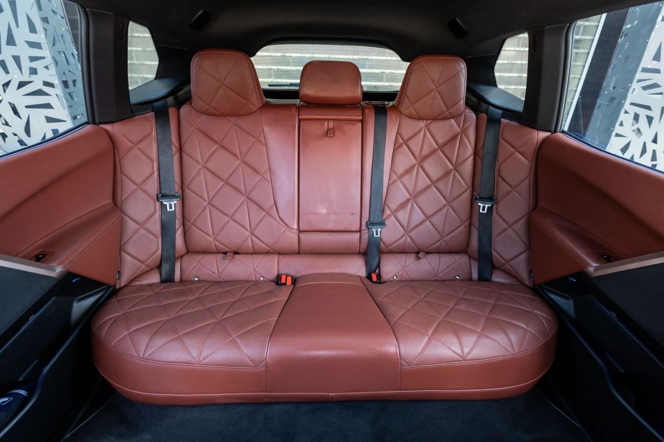 بي أم دبليو iX xDrive50