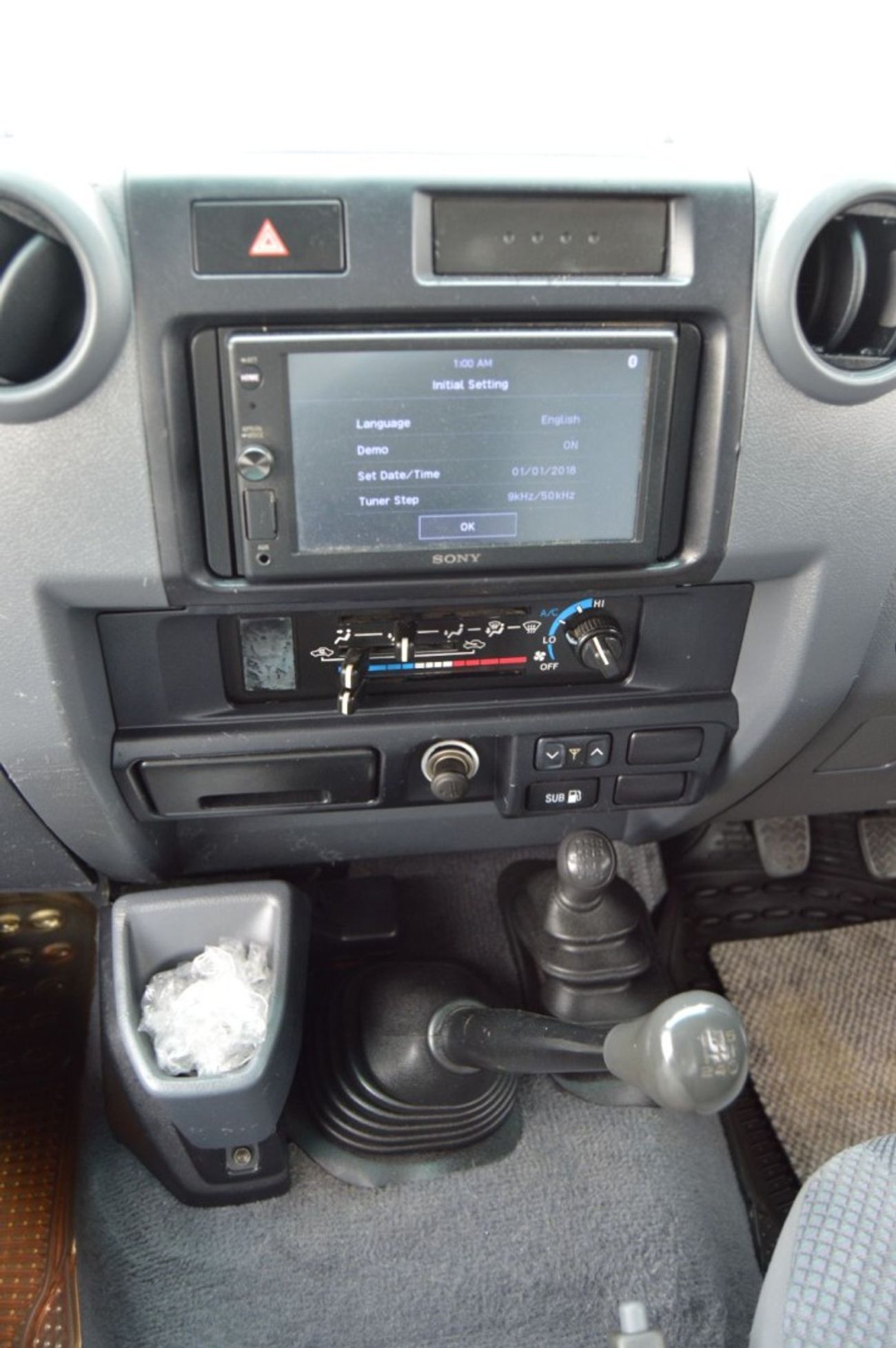 Toyota Land Cruiser Pick Up single cube 4.5 L, perfect inside and outside