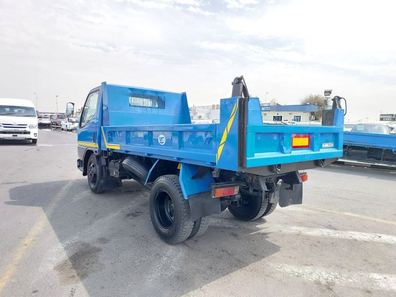 Mitsubishi Fuso Canter (RAMADAN OFFER) MITSUBISHI CANTER TRUCK RHD 1998 MODEL 4.5 L DIESEL MANUAL(PM30616)