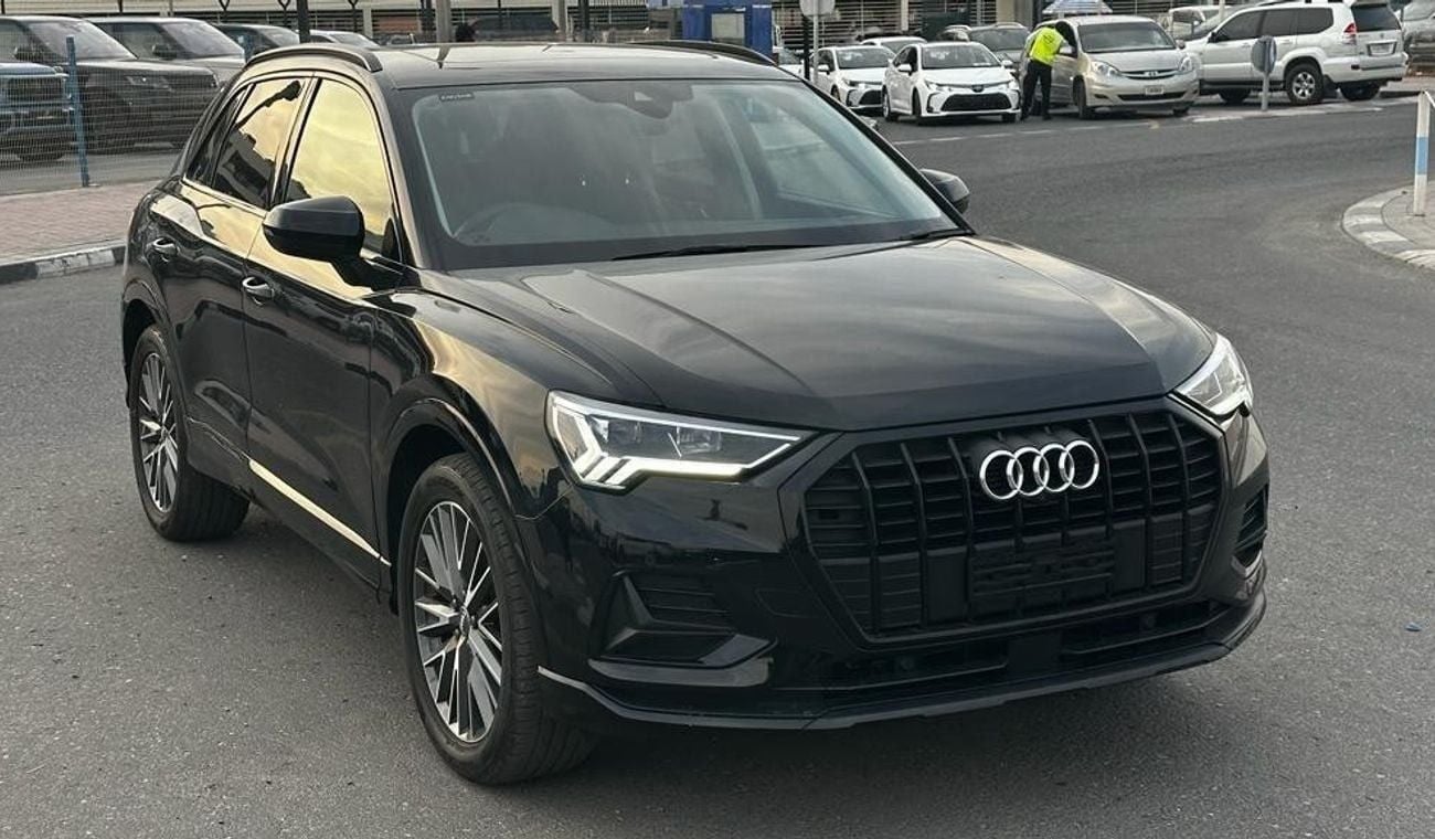 Audi Q3 petrol 1.5 liter right hand drive 4 cameras leather power seats sunroof