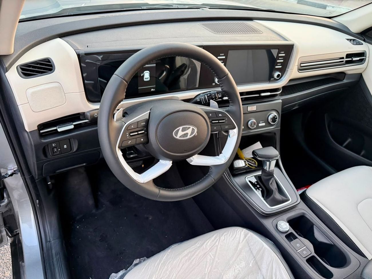 هيونداي كريتا SMART Hyundai Creta Premium 1.5L Grey 2026 Oman Specs