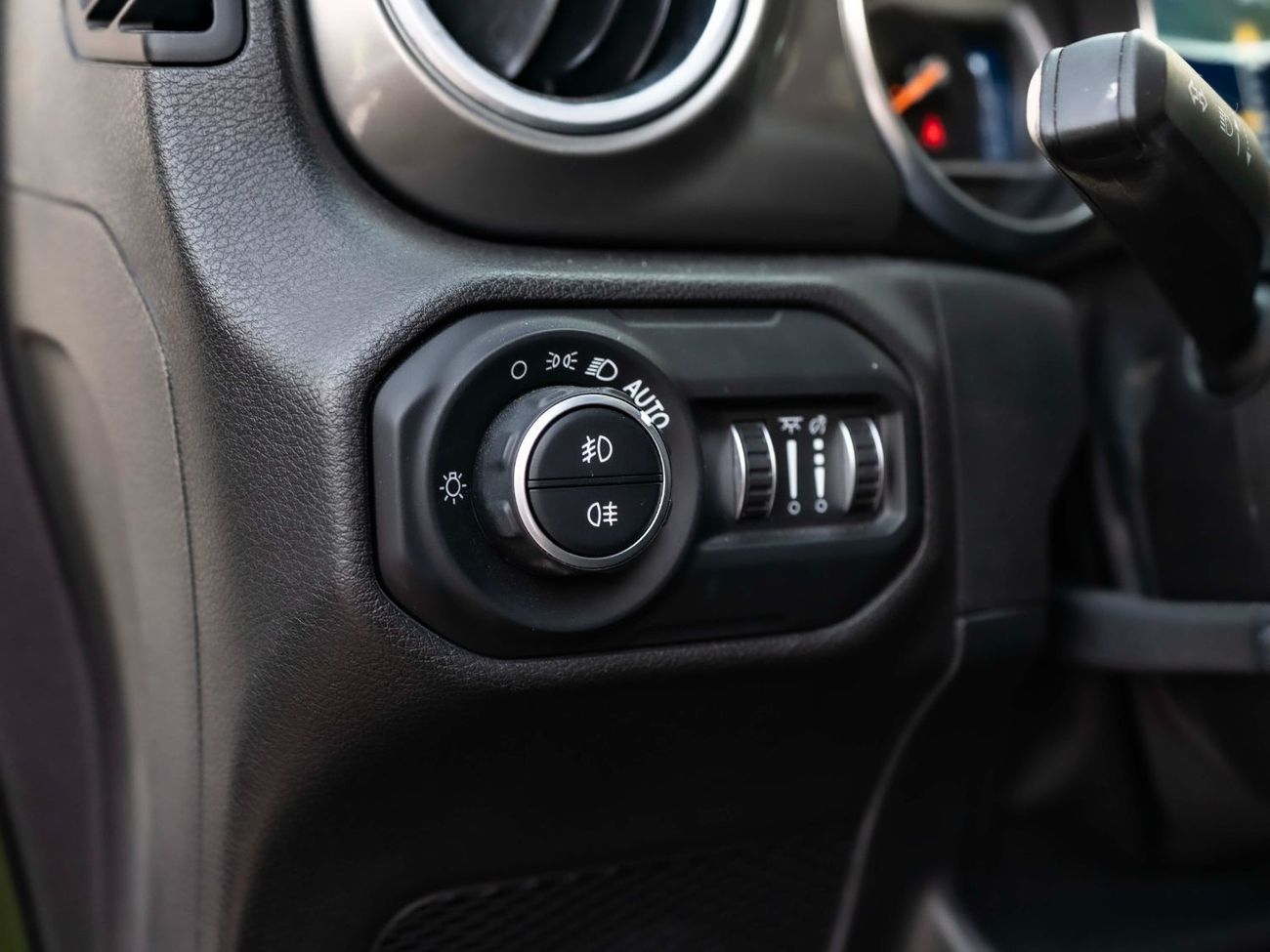 Jeep Wrangler Sahara 3.6L A/T (5 Seater)