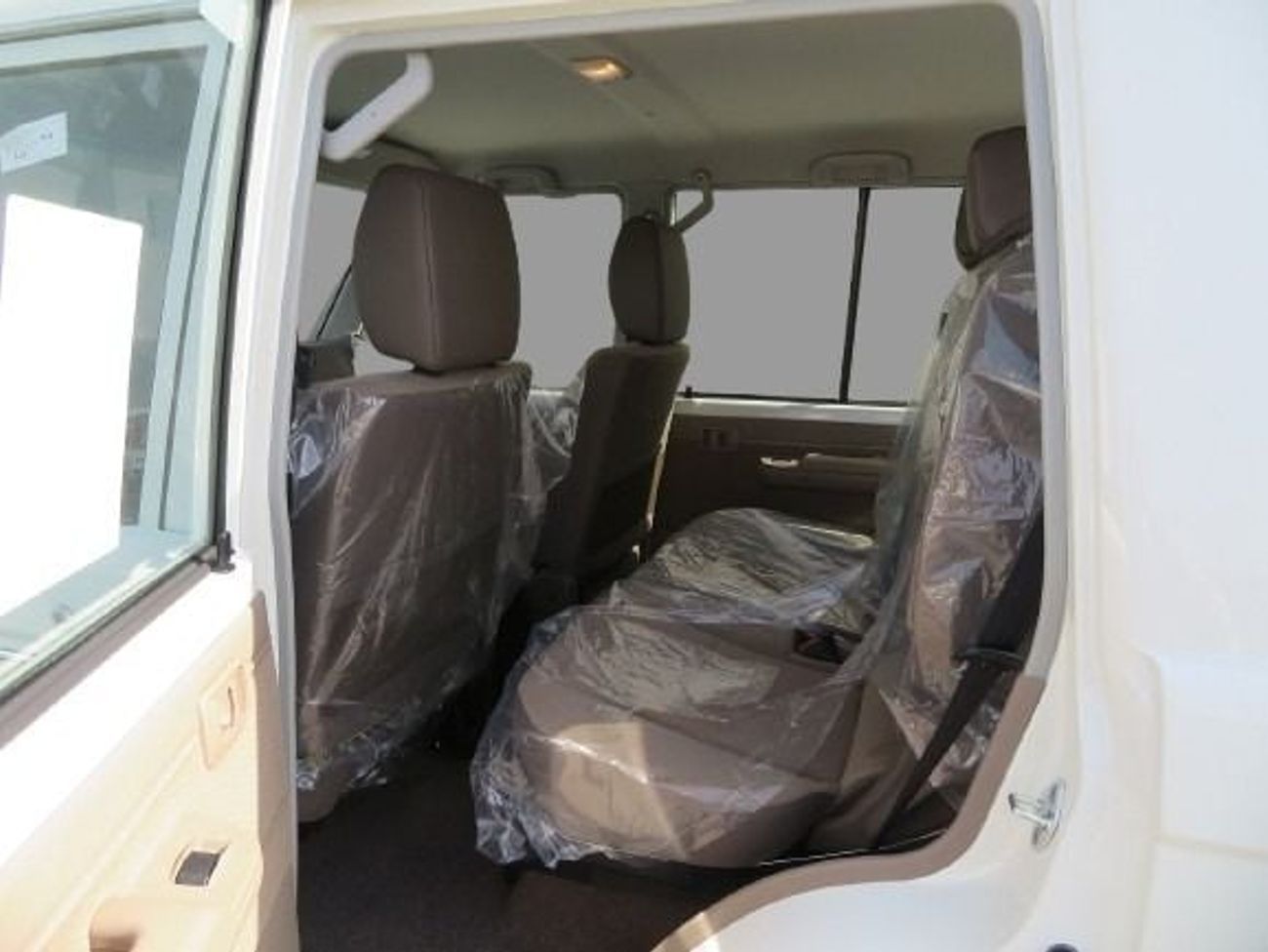 Toyota Land Cruiser 70 76 HARDTOP 5 DOOR 2.8L TURBODIESEL AUTOMATIC TRANSMISSION ( FOR RE-EXPORT ONLY )