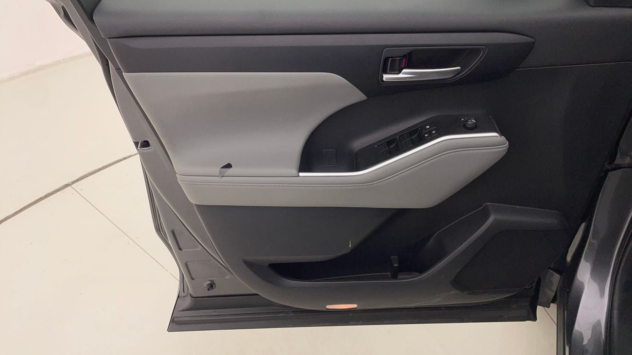 تويوتا هايلاندر GLE 2.5 | بدون دفعة مقدمة | اختبار القيادة في المنزل