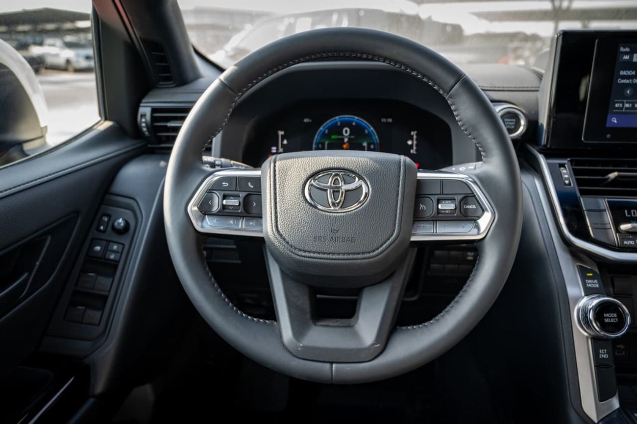 تويوتا لاند كروزر GXR1 3.5L TT Petrol 2025