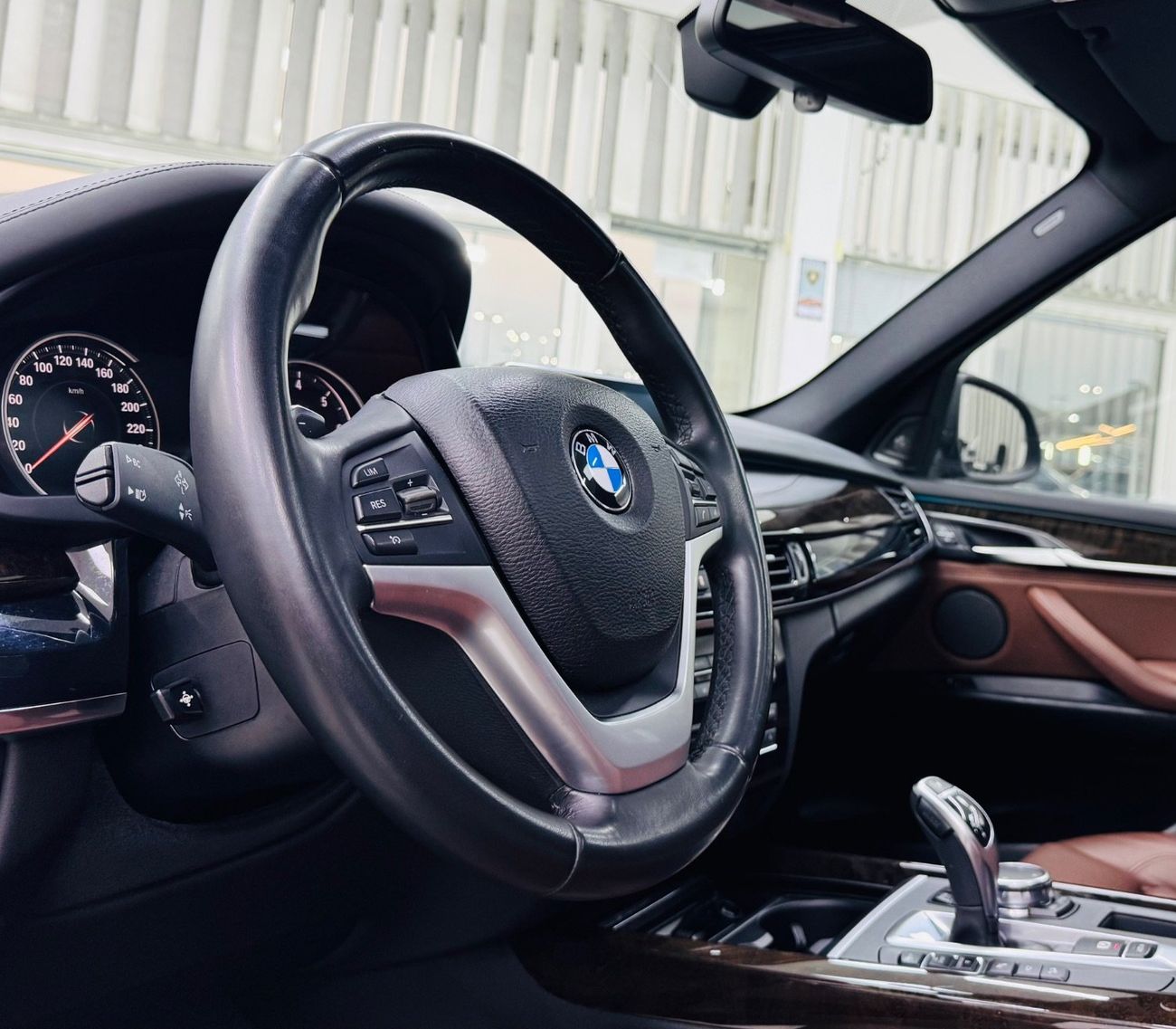 BMW X5 50i Luxury 4.4L (5 Seater)