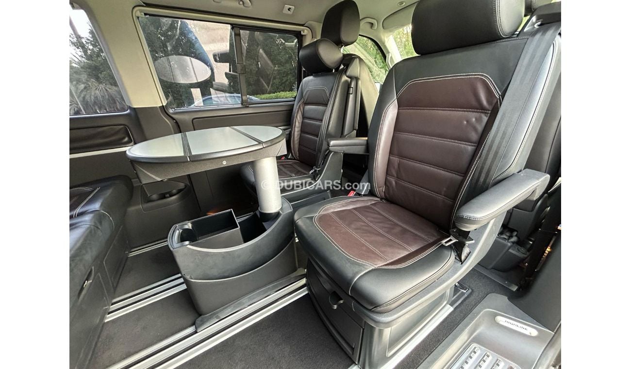 Volkswagen Multivan Hihgline Multivan 2018 GCC V4 // Orginal Paint // Accident Free // 2Keys // Perfect Condition