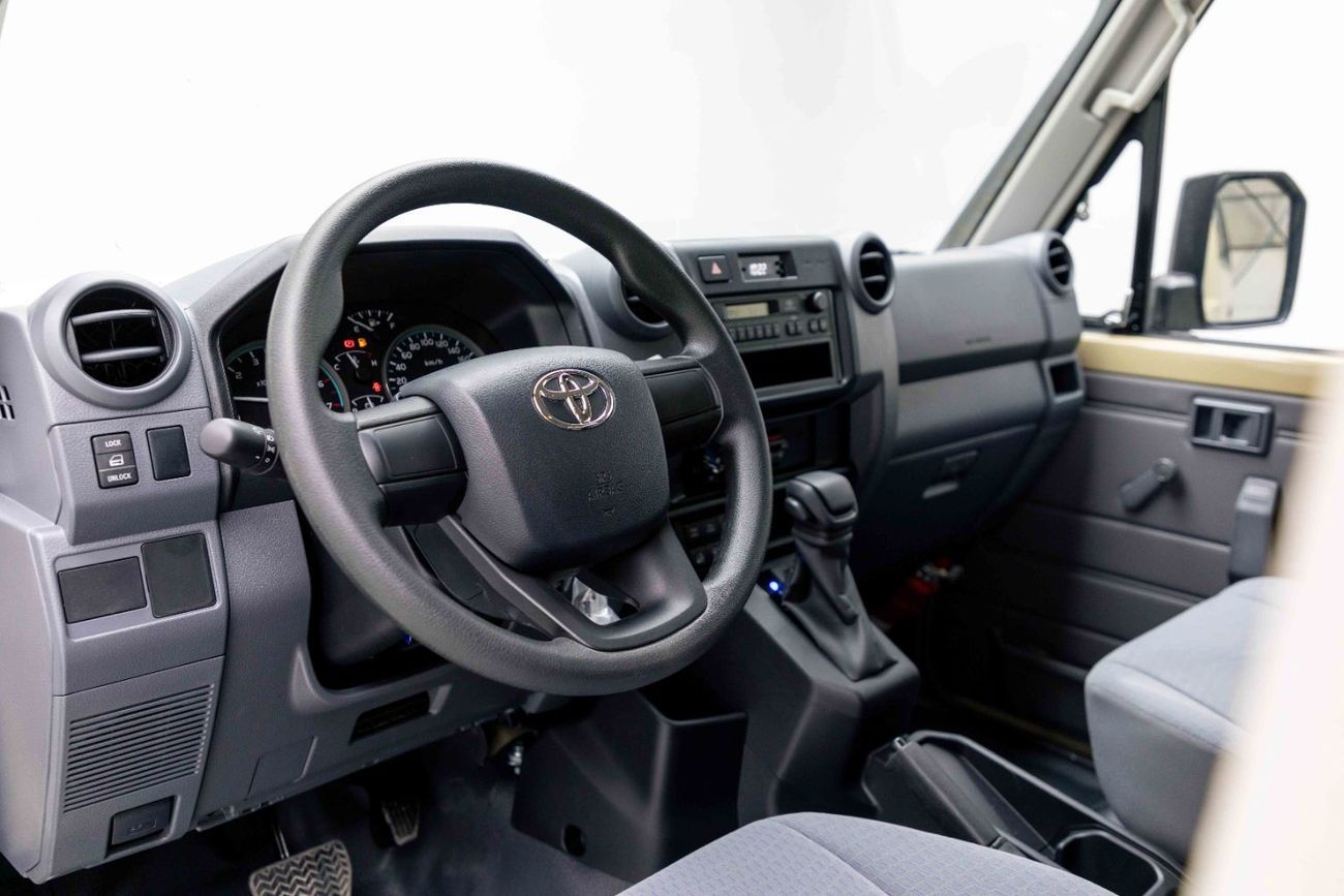 تويوتا لاند كروزر LC78 Hardtop 4.0L - Beige Inside Bluish Grey | Export Only