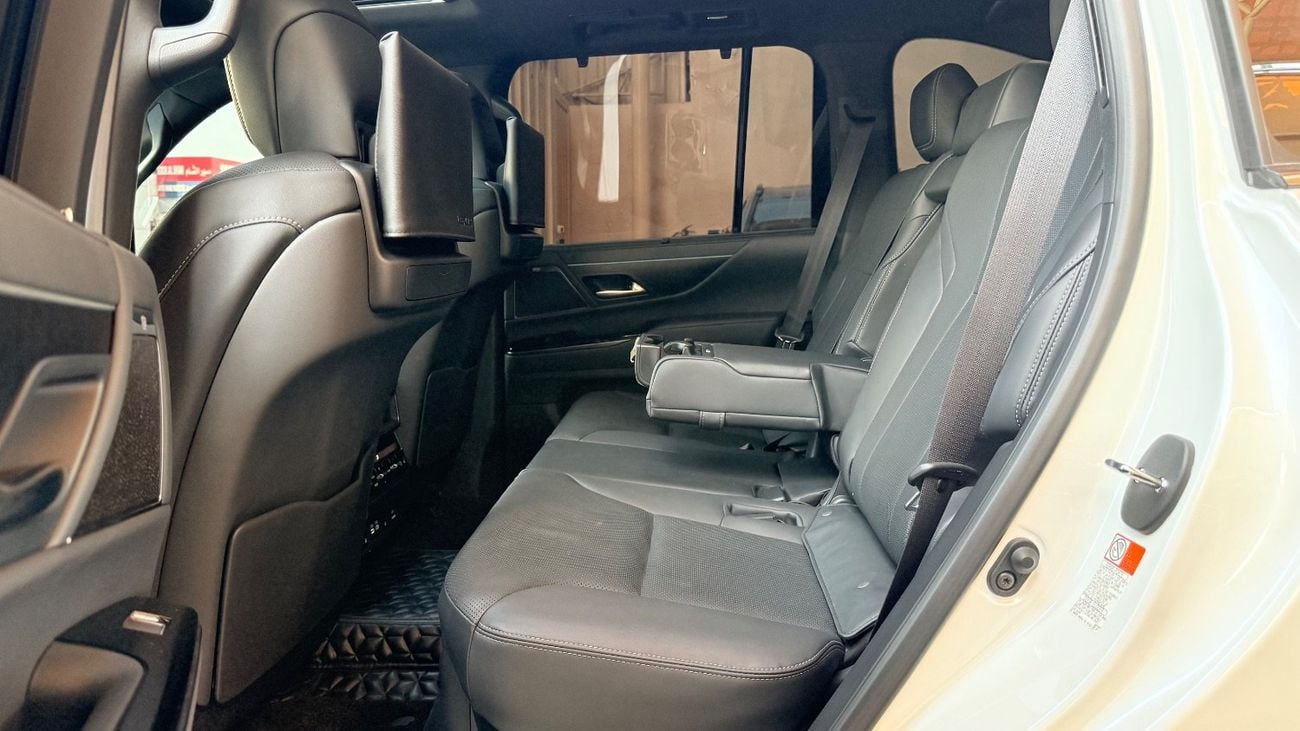 Lexus LX600 SIGNATURE