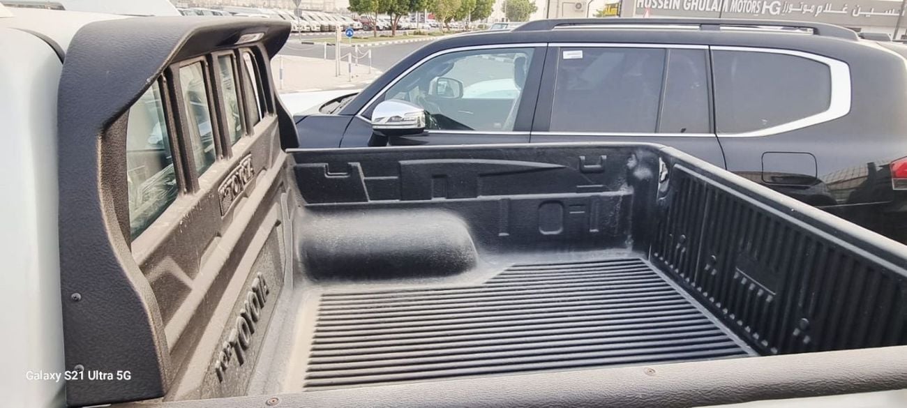 Toyota Hilux SGLX 2.4L DIESEL 4X4 LEATHER SEATS MY2025