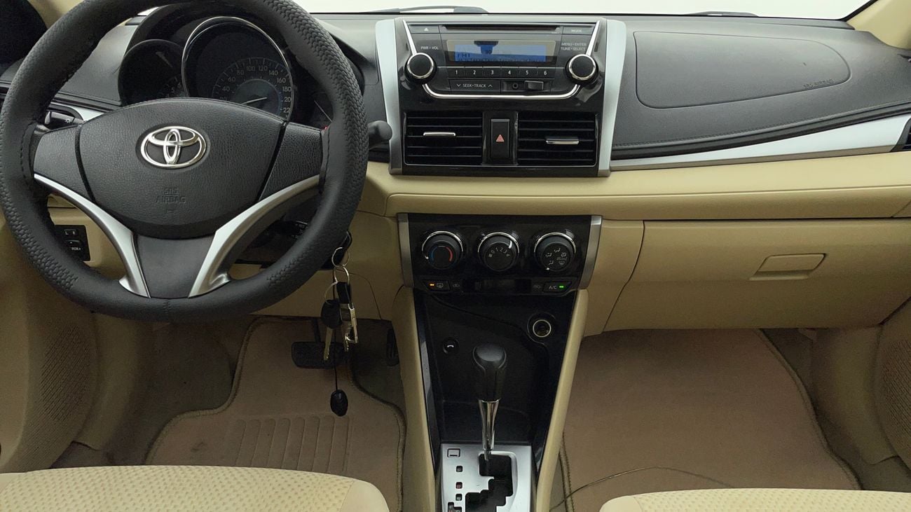 تويوتا يارس SE 1.5 | بدون دفعة مقدمة | اختبار قيادة مجاني للمنزل