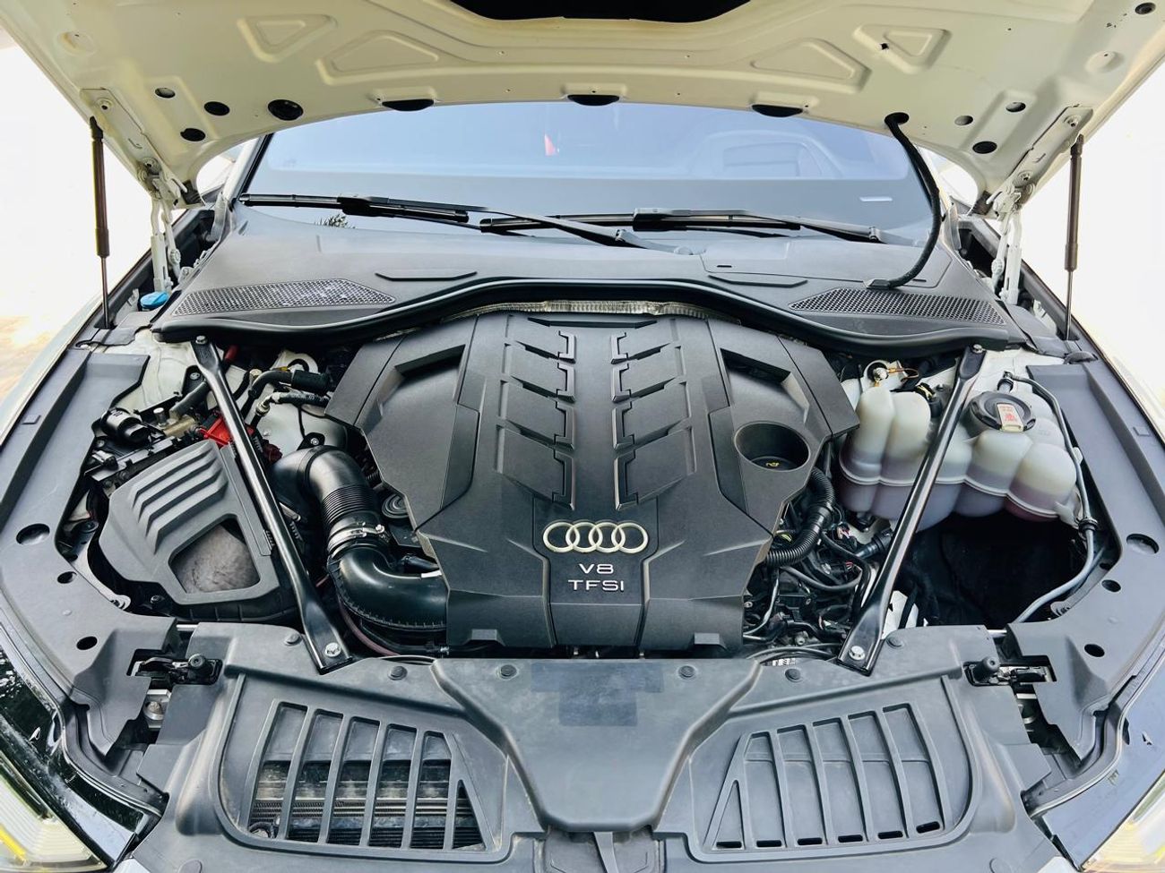 أودي A8 L 60 TFSI quattro 4.0L (460 HP)