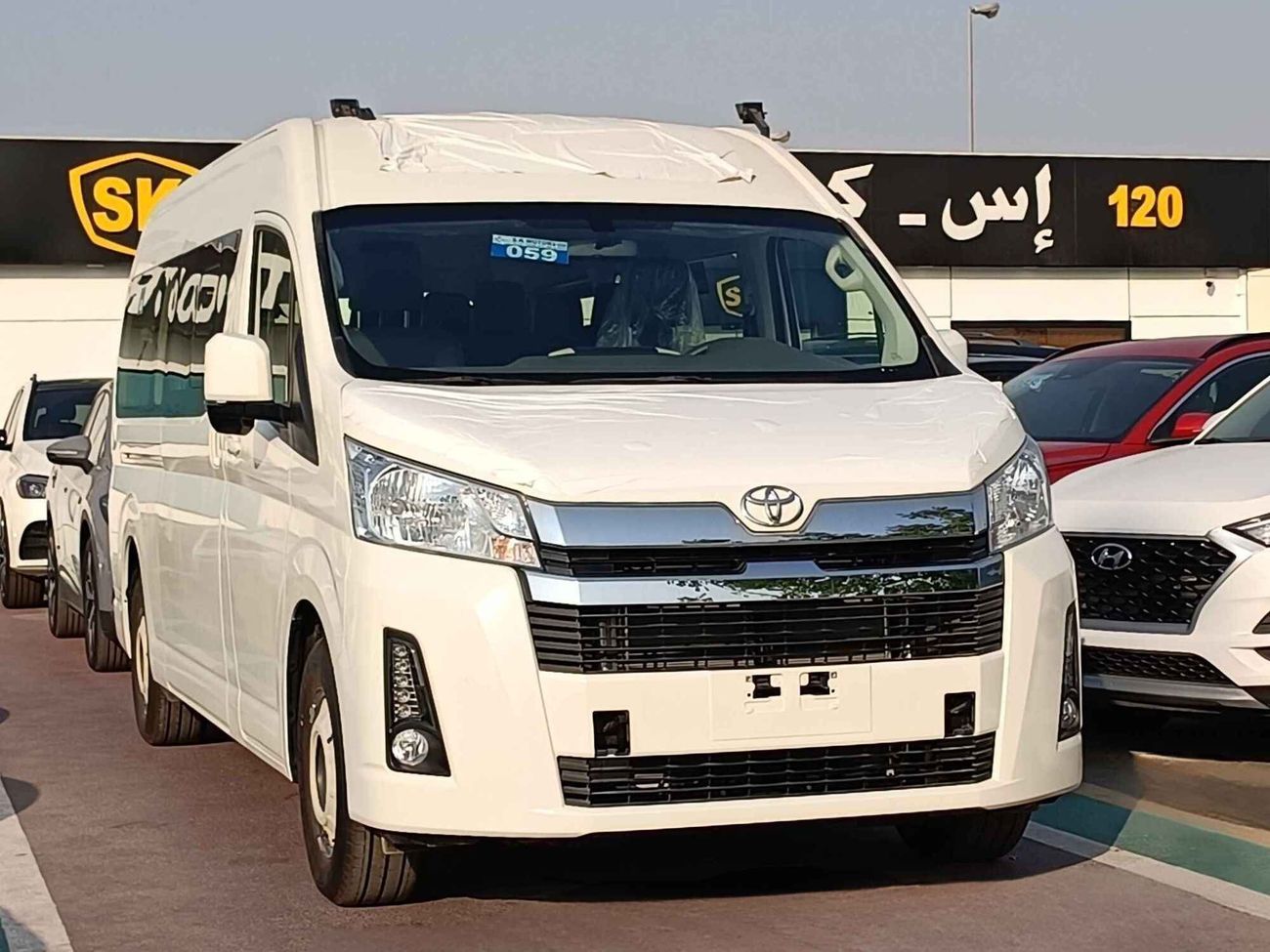 Toyota Hiace GL / 3.5L V6 PETROL / M/T DUAL HEATER/ 13 SEATER / NEW SHAPE (CODE # 20583)