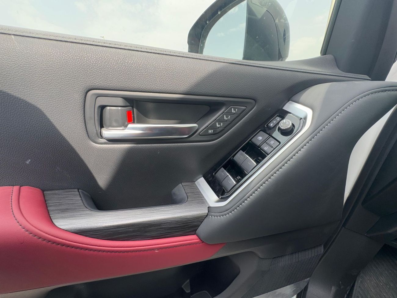 تويوتا لاند كروزر LAND CRUISER GR SPORT 3.5L 2025 GCC