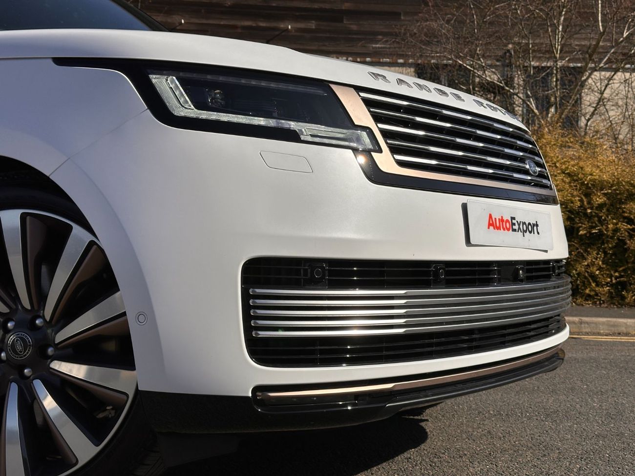 لاند روفر رينج روفر SV 4.4L P615 V8 Right Hand Drive