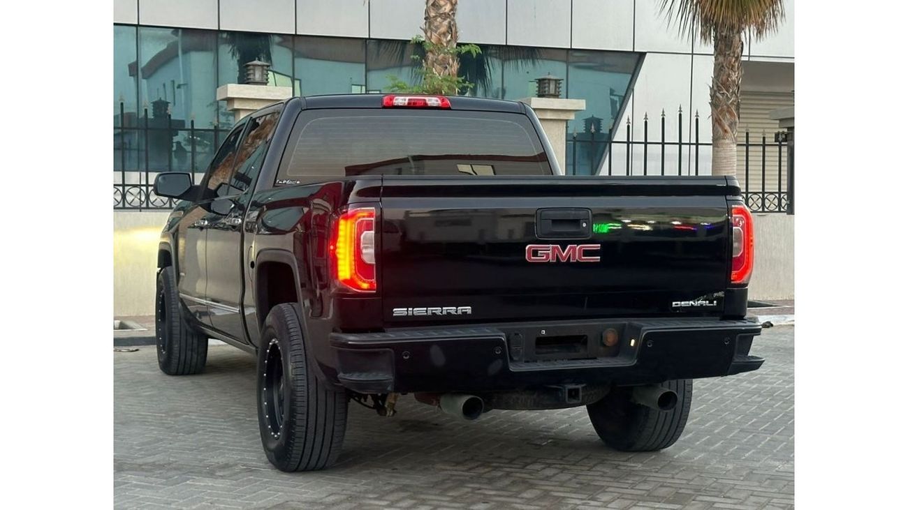 جي أم سي سييرا 1500 دينالي