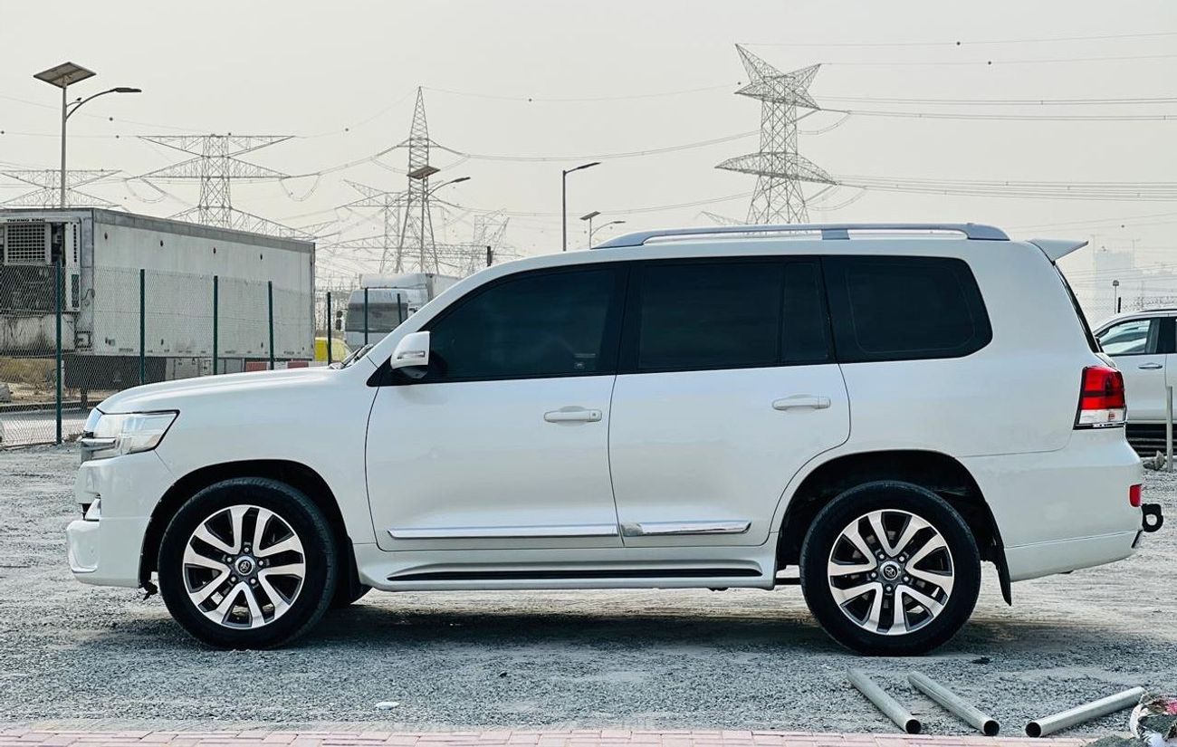 Toyota Land Cruiser petrol 4.0 liter 2017 model left hand drive  only for export available