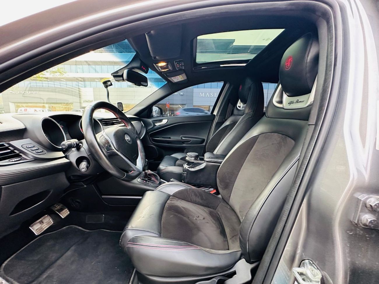 ألفا روميو جوليتا Veloce AED 710 PM | ALFA ROMEO GIULIETTA 1.8 TC I4 | GCC | 0% DP | WELL MAINTAINED | STYLING EXTERIO