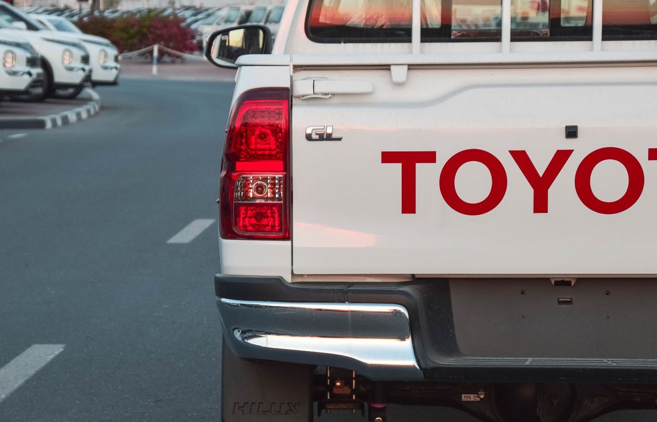 تويوتا هيلوكس TOYOTA HILUX 2.7L 4WD PETROL MT SC PICKUP 2026