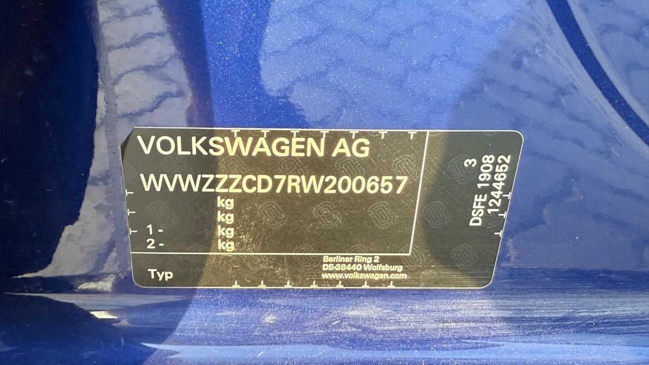 Volkswagen Golf R Base 2.0T