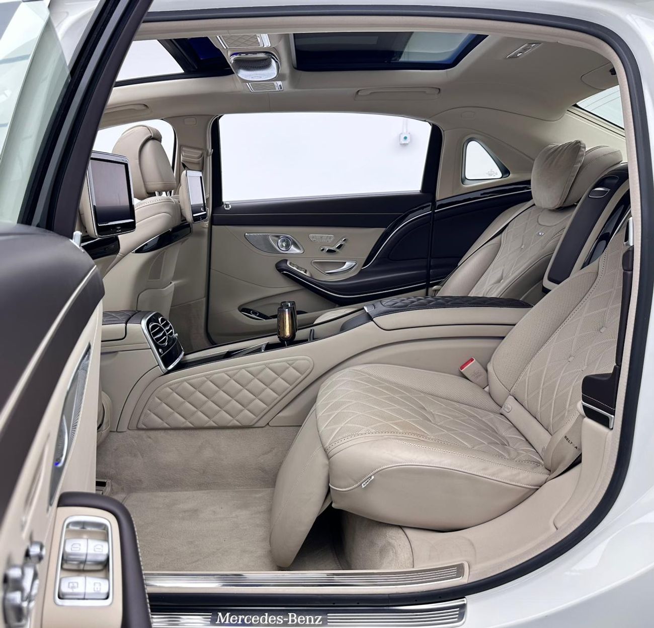 Mercedes-Benz S 600 Maybach 6.0L 2016 Mercedes-Maybach S600, Full Service History, Excellent Condition, GCC