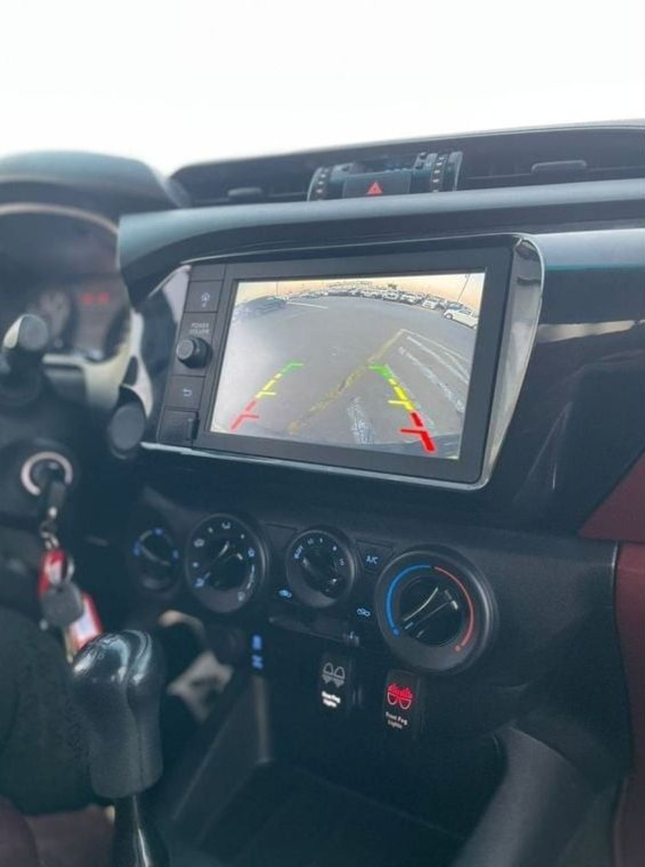 تويوتا هيلوكس 2022 Toyota Hilux Deisel Manual Transmission - 4x4 AWD - 2.4L V4 - Rear CAM - Auto Doors -