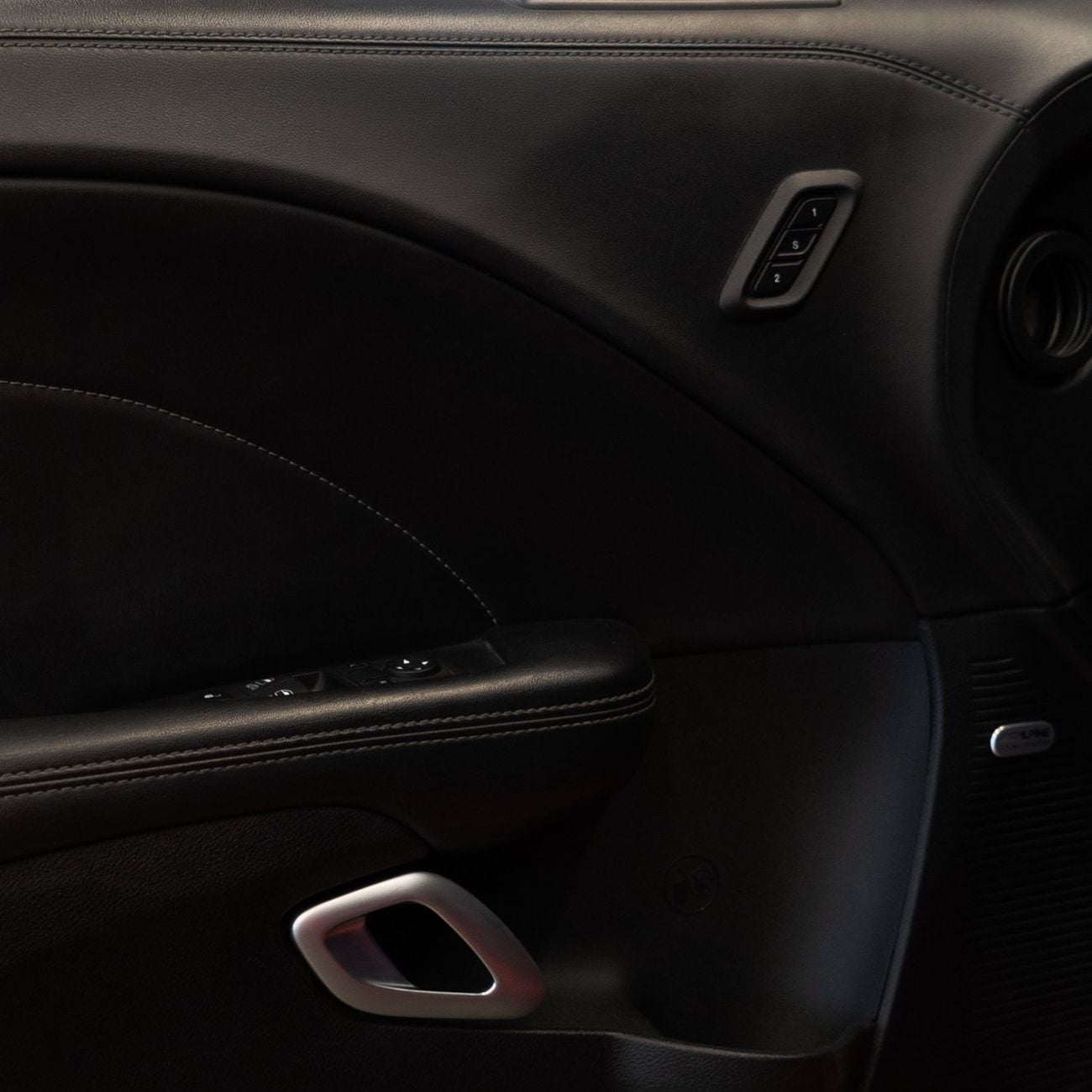 Dodge Challenger R/T 5.7L (370 HP) AED 2,778 pm • 0% Downpayment • Dodge Challenger R/T • 1 Year Warranty