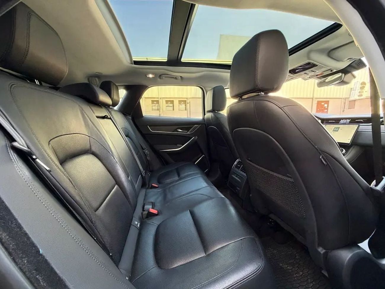 Jaguar F-PACE !! EID SALE !! 1 YEAR FREE WARRANTY !!  AED 1,650 P.M | 0% DOWN PAYMENT | JAGUAR F-PACE R-SPORT PRES
