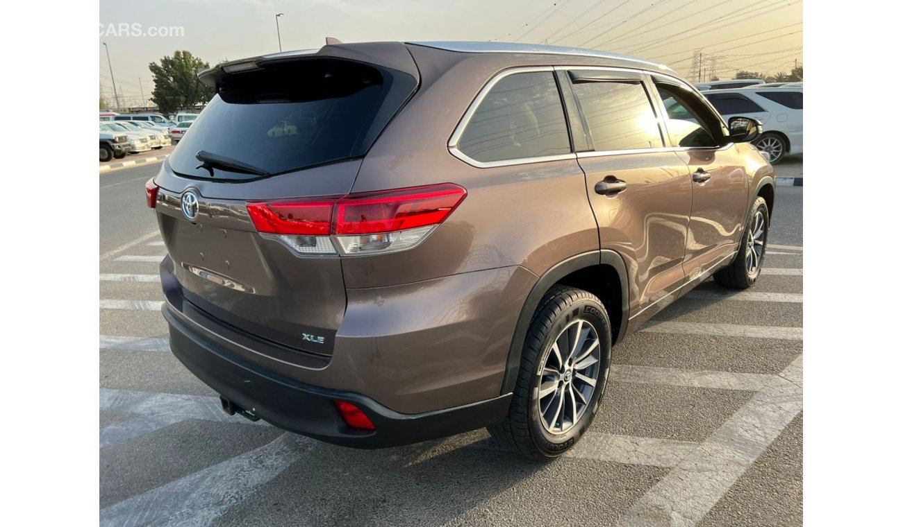 Toyota Highlander 2017 Toyota Highlander XLE Full Option  - Rare Brown Color