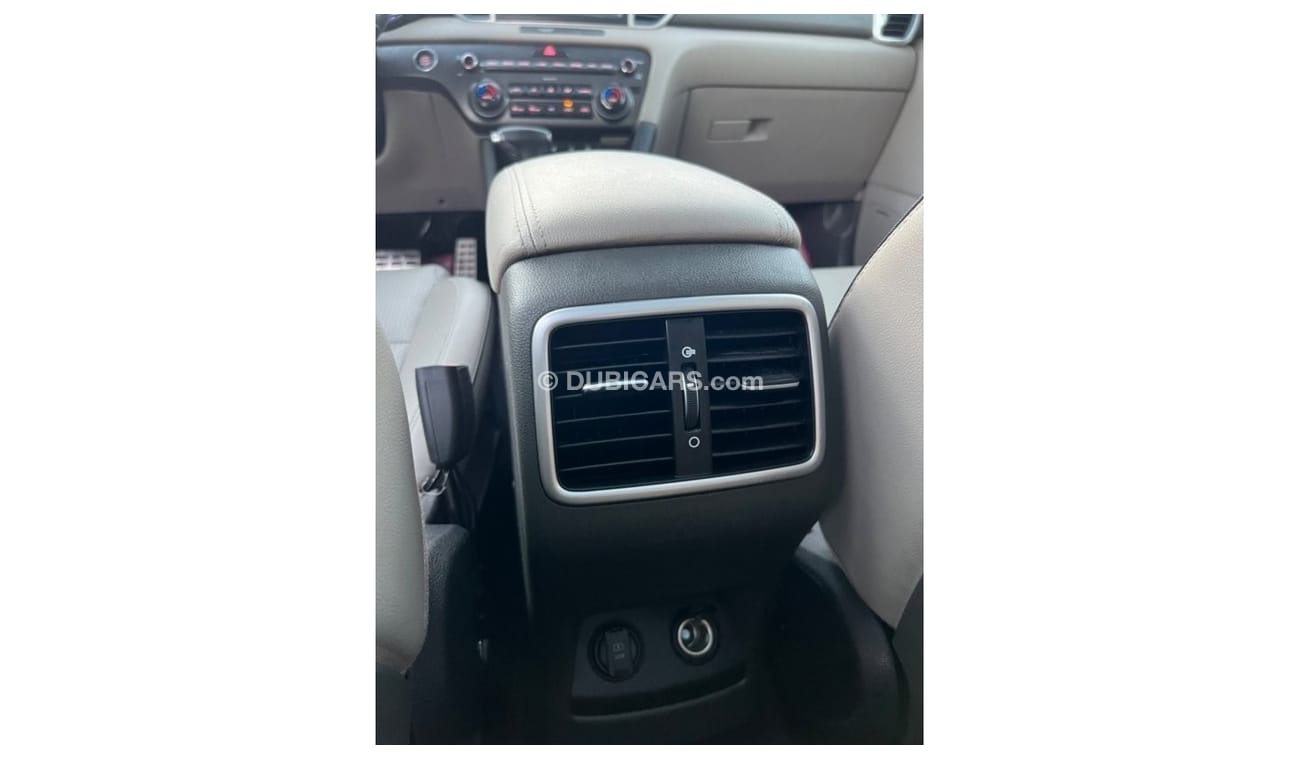 كيا سبورتيج EX اعلى