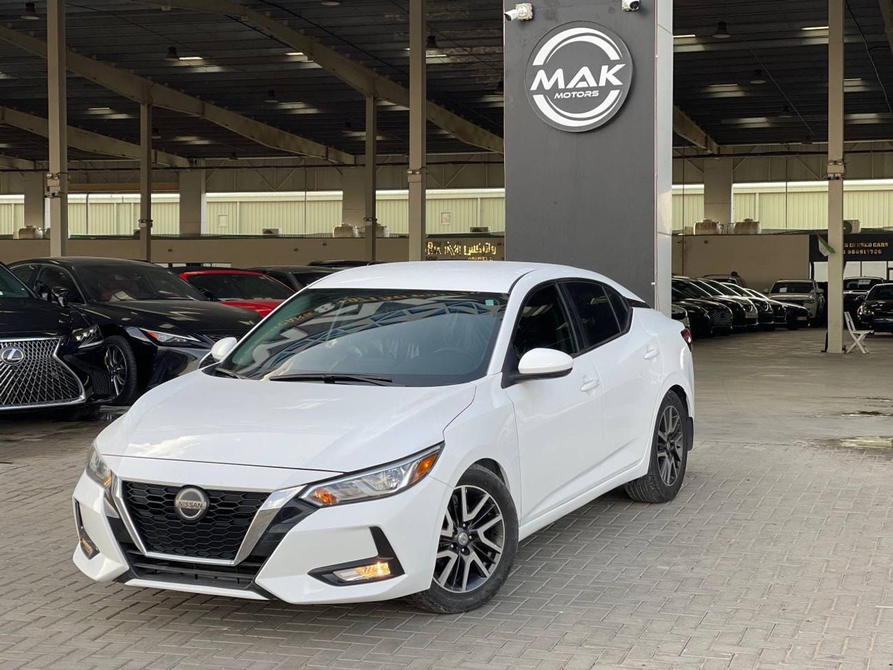 Nissan Sentra 2.0L V4 / FULL OPTION / LOW MILEAGE / RADAR / ROAD ASSIST / BLIND SPOT / RIMS