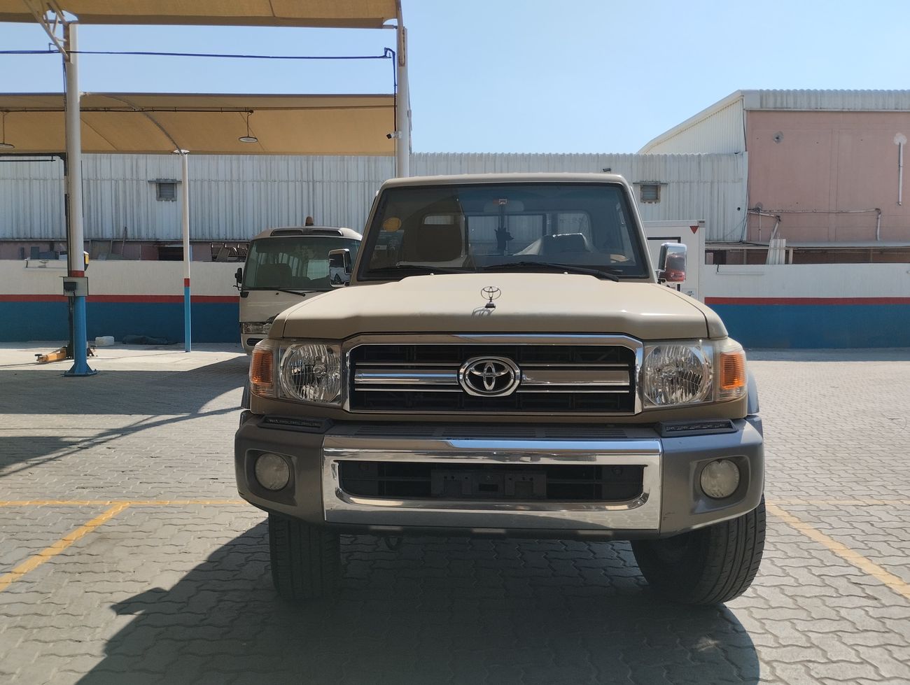 تويوتا لاند كروزر بيك آب