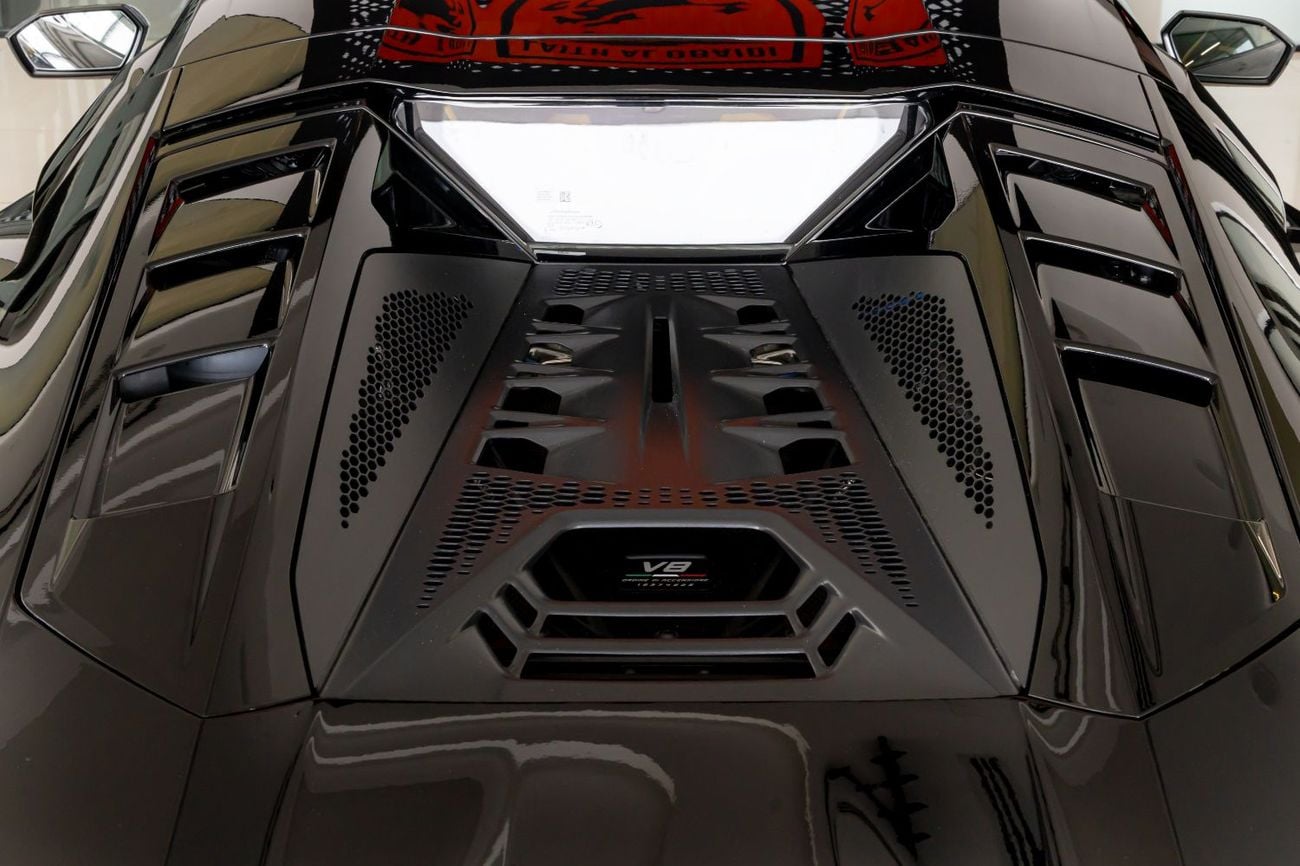 Lamborghini Temerario Lamborghini Temerario | 2026 | HPEV | 920 HP | AWD | Black / Yellow & Black Interior