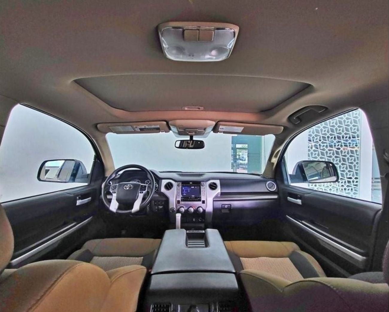 Toyota Tundra STD 5.7L - 8CYL - EXCELLENT CONDITION