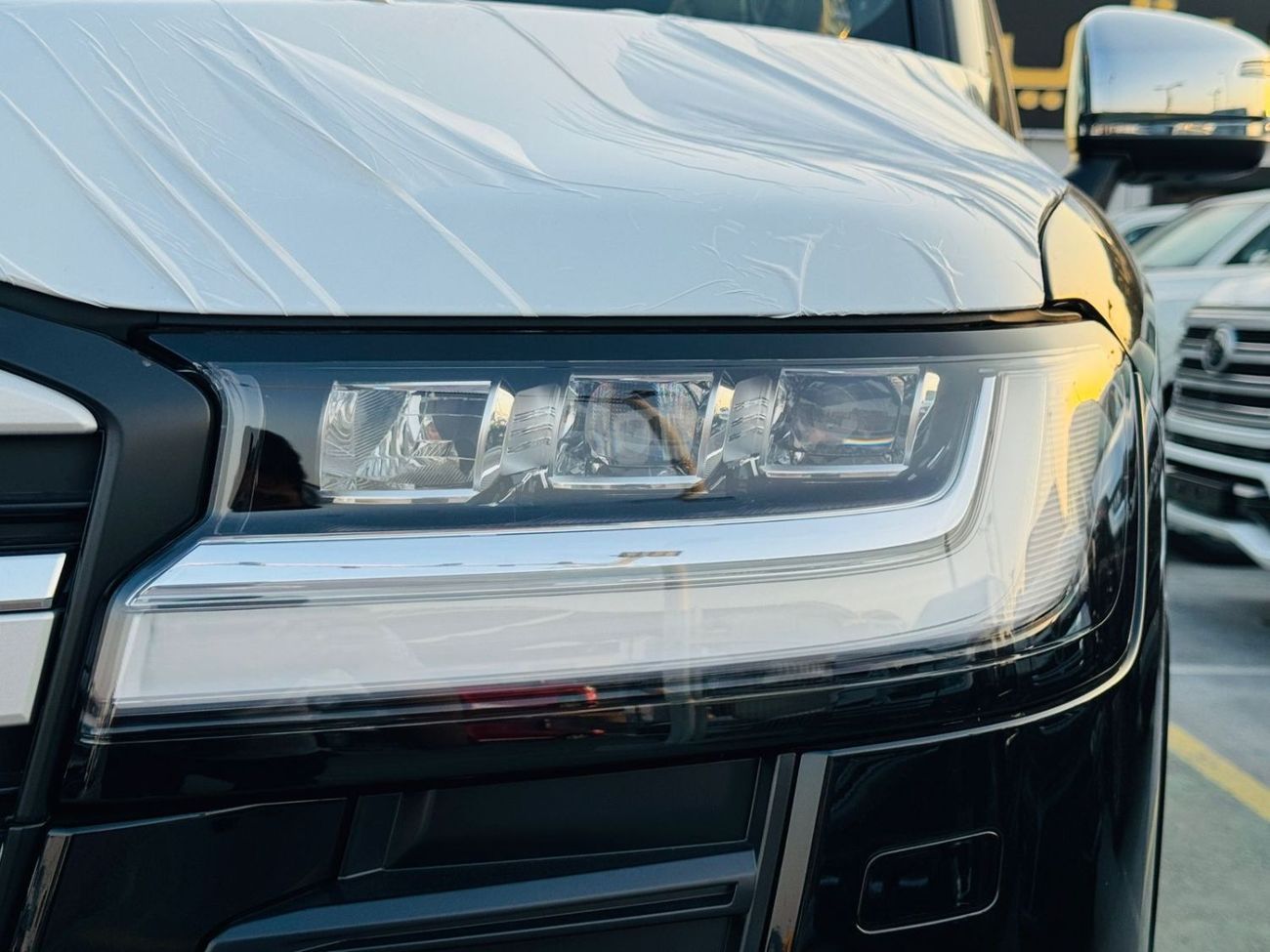 تويوتا لاند كروزر TOYOTA LC 300 VX 3.5L PTR GCC A/T F/O BLACK 2025